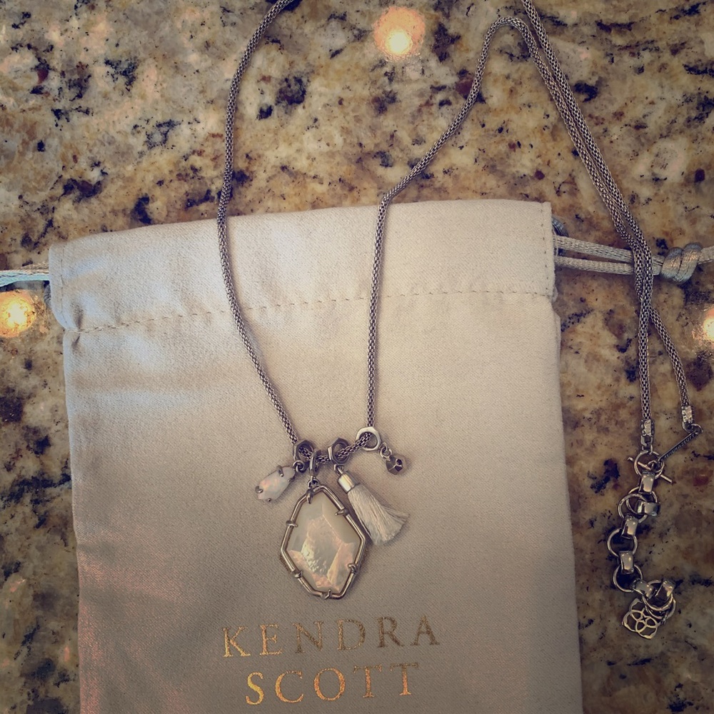 Kendra Scott Necklace